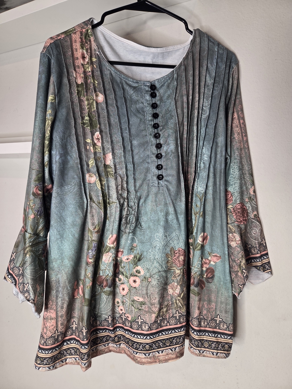 Floral Pintuck Tunic Top in Teal and Pink